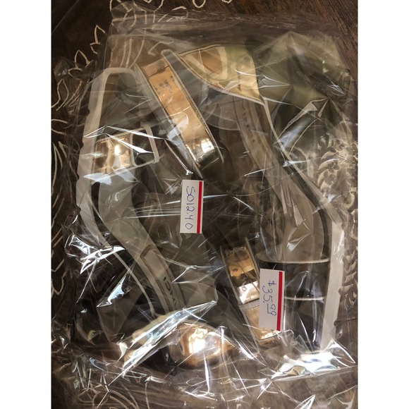 Vinci Black and White Block Heel Sandal - Picture 5 of 5